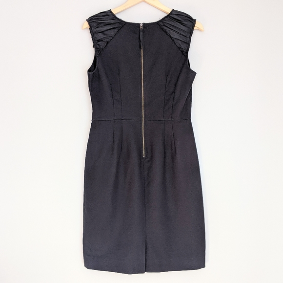 Banana Republic Sleeveless Black Shift Dress - Picture 2 of 7